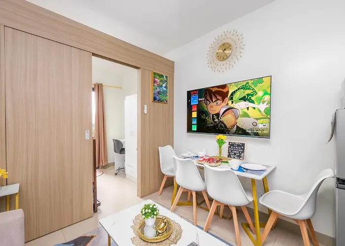 Apartment 3 Condos*8 Beds*3 Bathrooms*3 Kitchens*4 Pools*@ Shore2 Moa